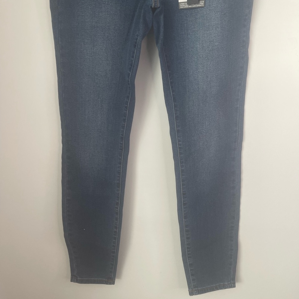 NWT Tahari Blue Skinny Jeans with Stretch and Tapered Leg - Picture 5 of 11